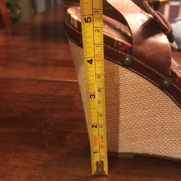 Guess Espadrille Sandal. - Picture 5 of 6